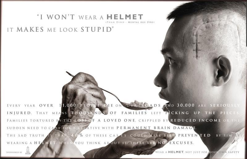 Социальная рекламная кампания о мерах безопасности при езде «Я никогда не ношу шлем».